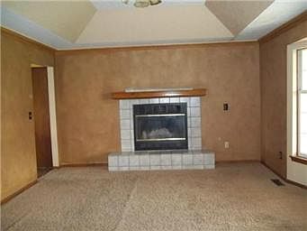 3rd image of 26440 W 287th St