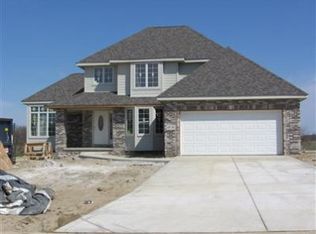8636 Doubletree Dr, Crown Point, IN 46307