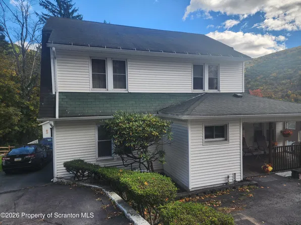 212 Layton Rd, Clarks Summit, PA 18411