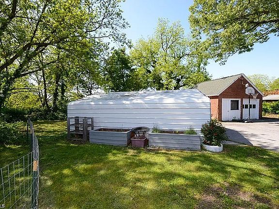 4th image of 2340 W English Rd