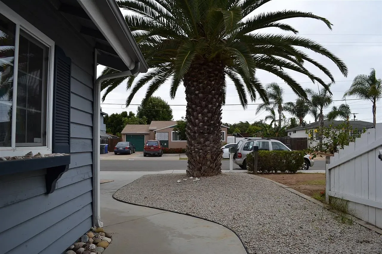 4 bed, 2.5 bath, 1924 sqft, $4,400 — Photo 3