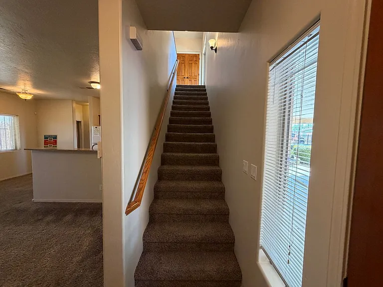 605 Benicia Ln SW — Photo 5