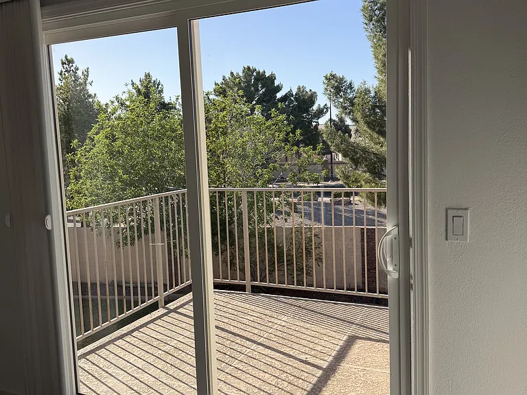 1124 W Laurel Ave — Photo 20