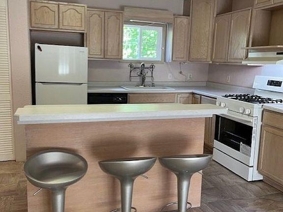 5th image of 416 Sawyers Ct