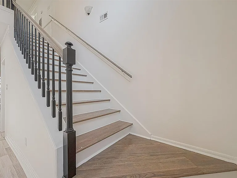 1015 Sugar Lakes Dr — Photo 6