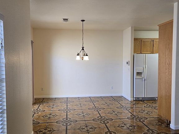 5th image of 685 Gateway Dr