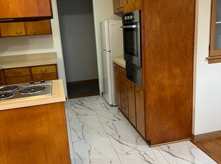 1723 Parkway Dr, Bettendorf, IA 52722
