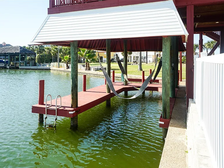 16619 Bayfront Dr — Photo 9
