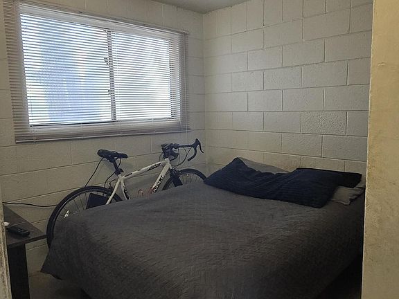 5th image of 3216 Rivera Ave