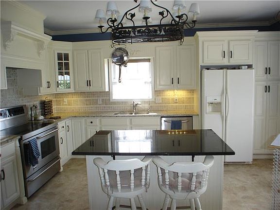 3rd image of 3149 Southpoint Dr