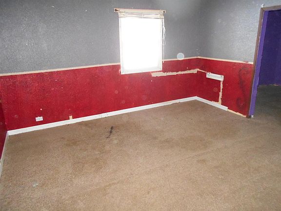 2nd image of 2514 Whale Ave