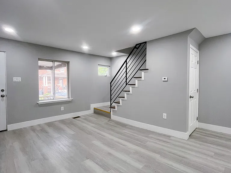 307 N 10th St — Photo 3