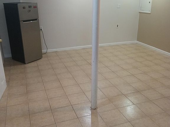 5th image of 8139 261st St