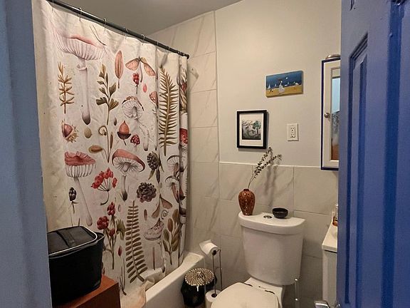5th image of 626 Willoughby Ave #7