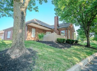 19 Edinburgh Village Dr, Dayton, OH 45458
