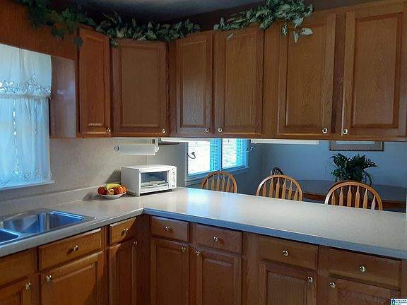 5th image of 800 Delta St