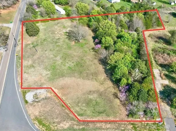 114 Lakeview Dr, Blacksburg, SC 29702