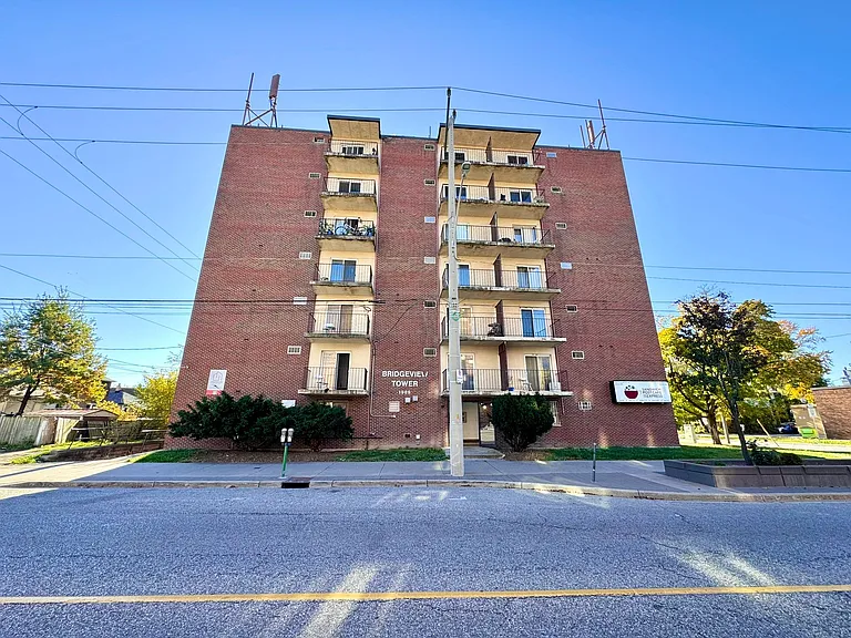 1989 Wyandotte St W #403 — Photo 12