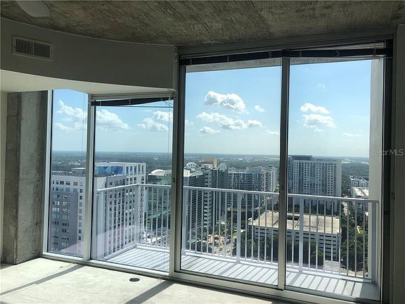 5th image of 155 Court Ave #2303