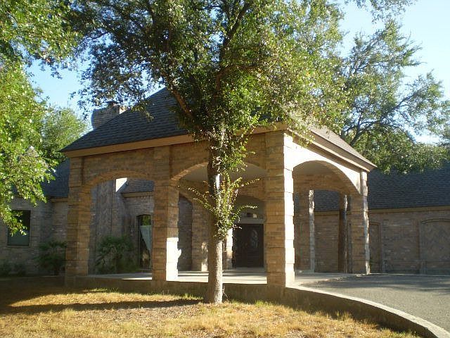 1st image of 705 Snyder Hill Dr