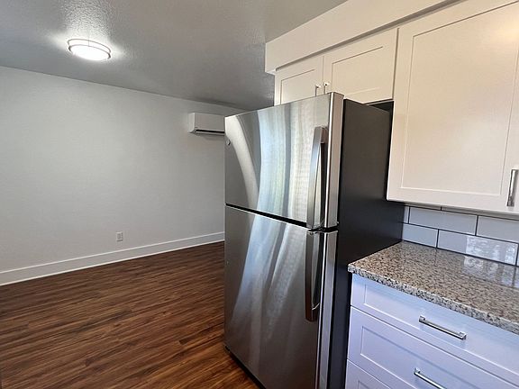 4th image of 2007 Marion St SE #4