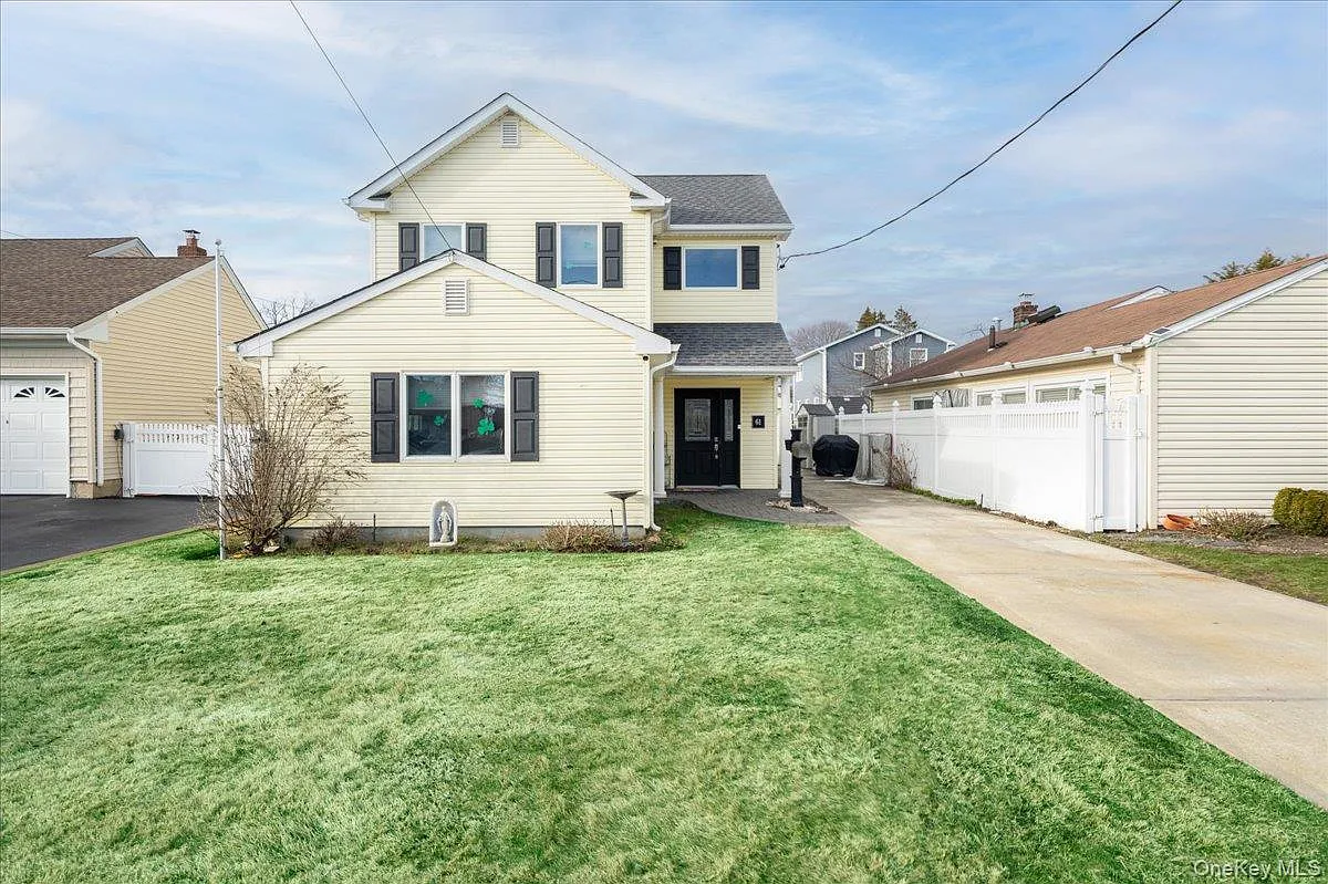 61 Cedar Street photo 1