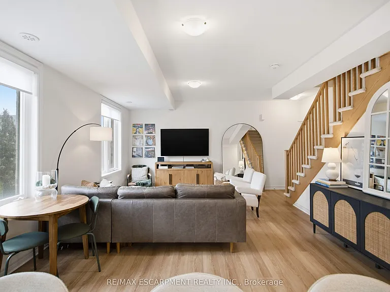 383 Dundas St E #49 — Photo 14