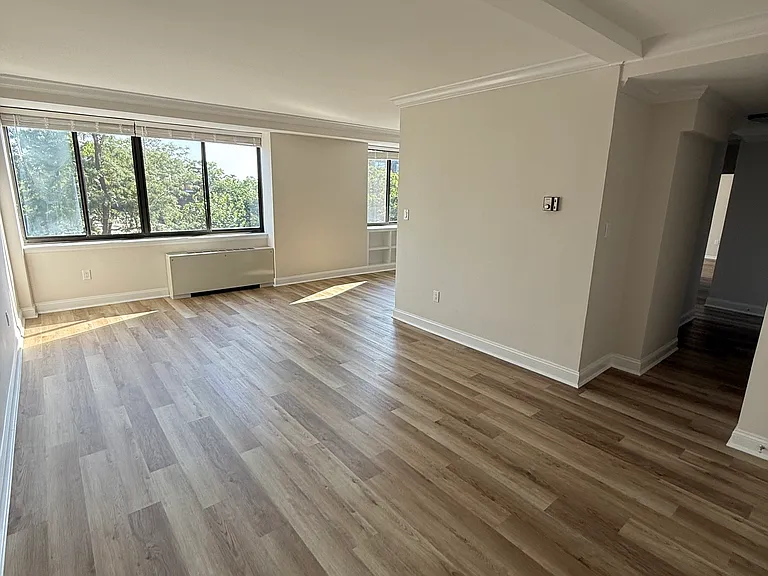 4390 Lorcom Ln #810 — Photo 2