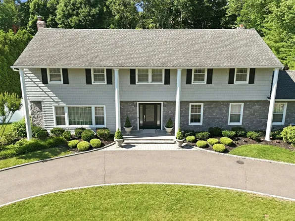 9 Vannina Place, Huntington, NY 11743