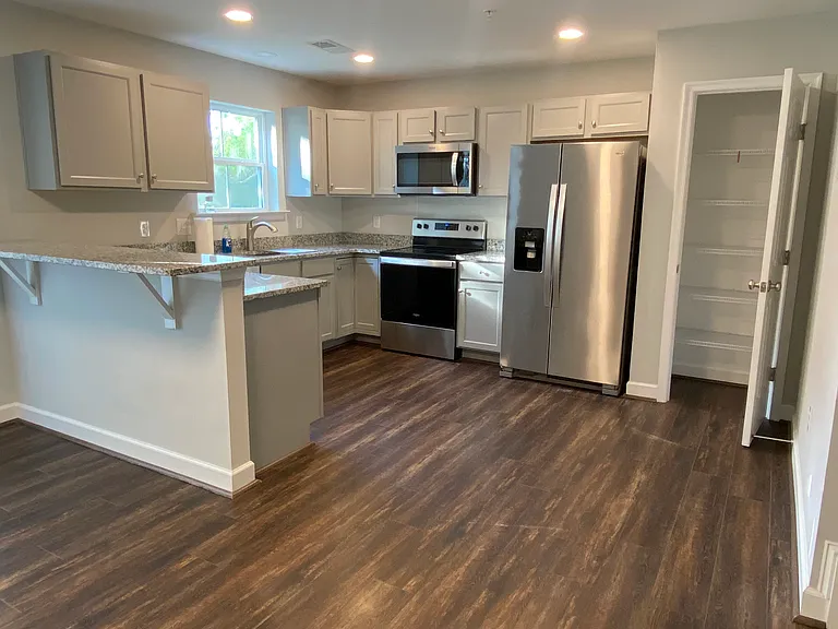 304 Bethune Dr — Photo 19