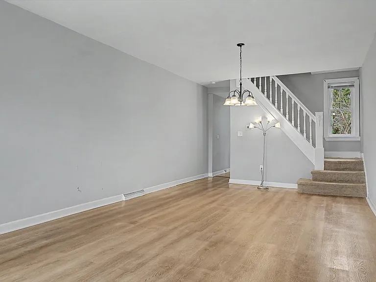 203 N Dupont St — Photo 10