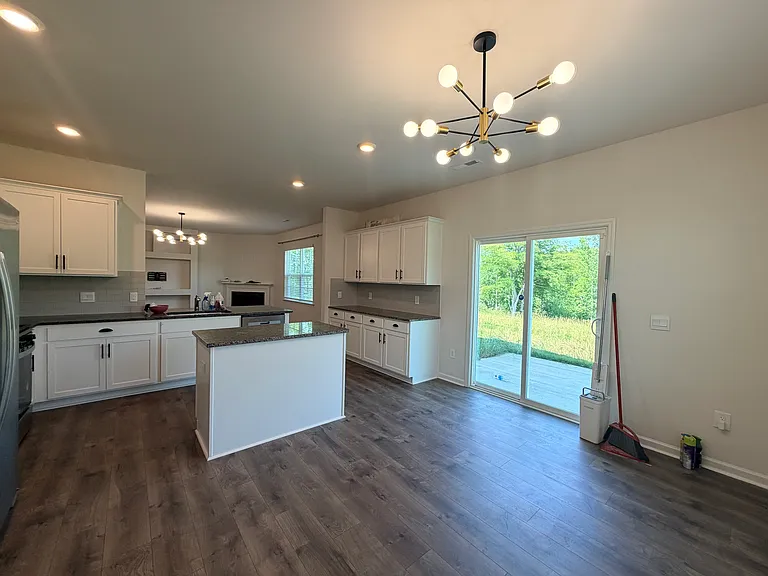 1121 Tilburn Ter — Photo 10