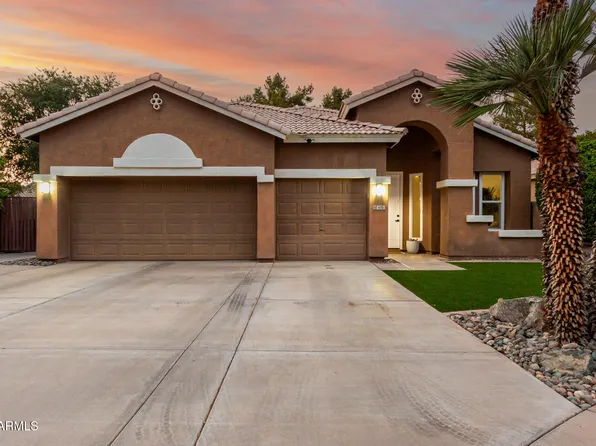 670 E BETSY Lane, Gilbert, AZ 85296