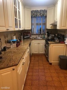 7216 Bay Pkwy, Brooklyn, NY, 11204