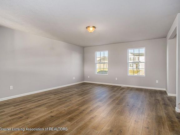3rd image of 4481 Sunset Dr