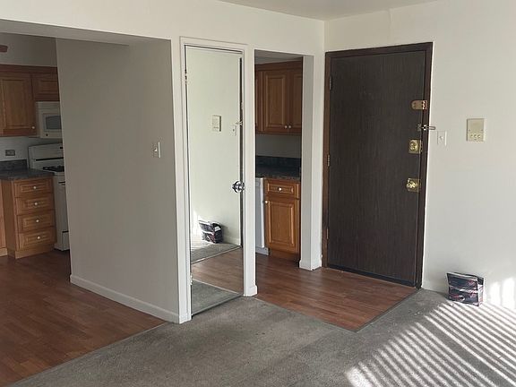 4th image of 4819 W 109th St APT 304