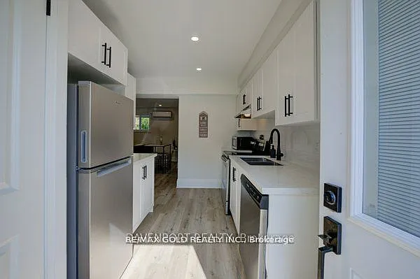 91 Locks Rd #2 — Photo 3