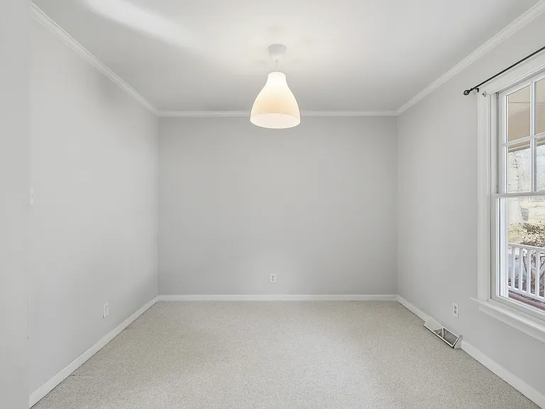 135 Sycamore St — Photo 14