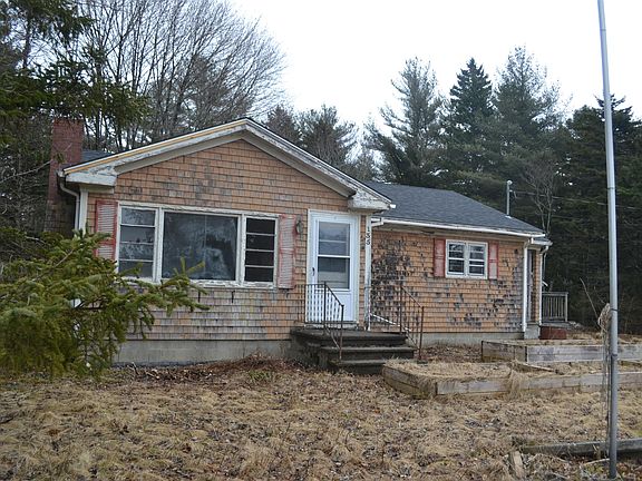 3rd image of 135 Jacksonville Road
