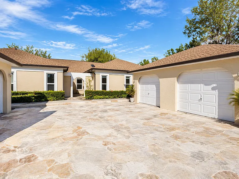 1203 Saxony Cir #A — Photo 15