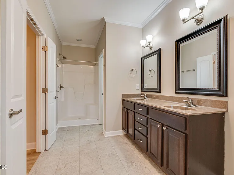 707 Victoria Lee Way — Photo 17