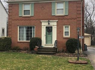 2204 Barrington Rd, University Heights, OH 44118