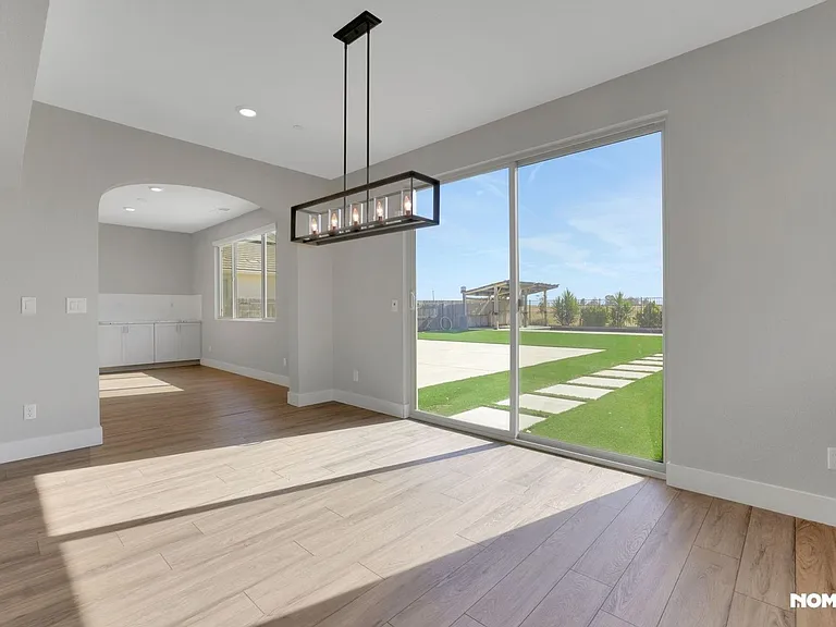 12925 Knightsbrook Ave — Photo 15