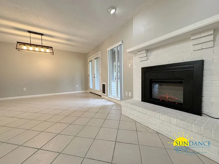 1501 Royal Palm Dr — Photo 5