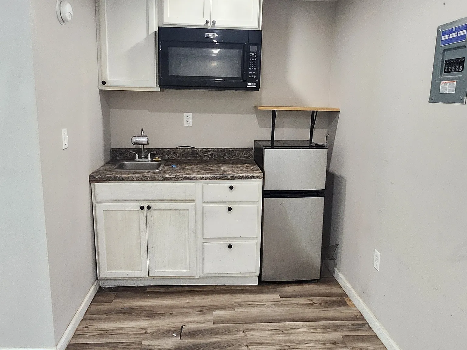 9349 Valley Rd — Photo 3
