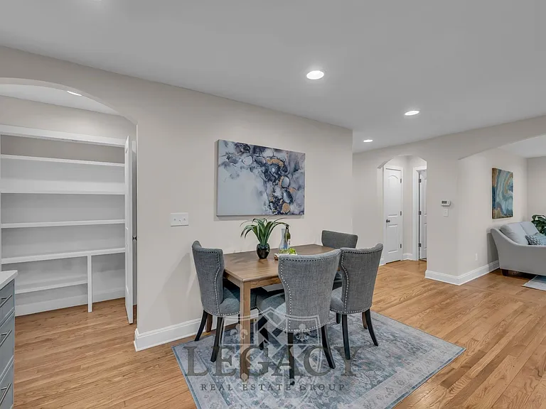 719 Woodmere Dr — Photo 8