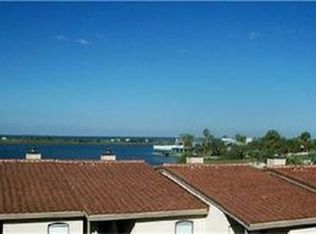 32 Dana Dr, Galveston, TX 77554