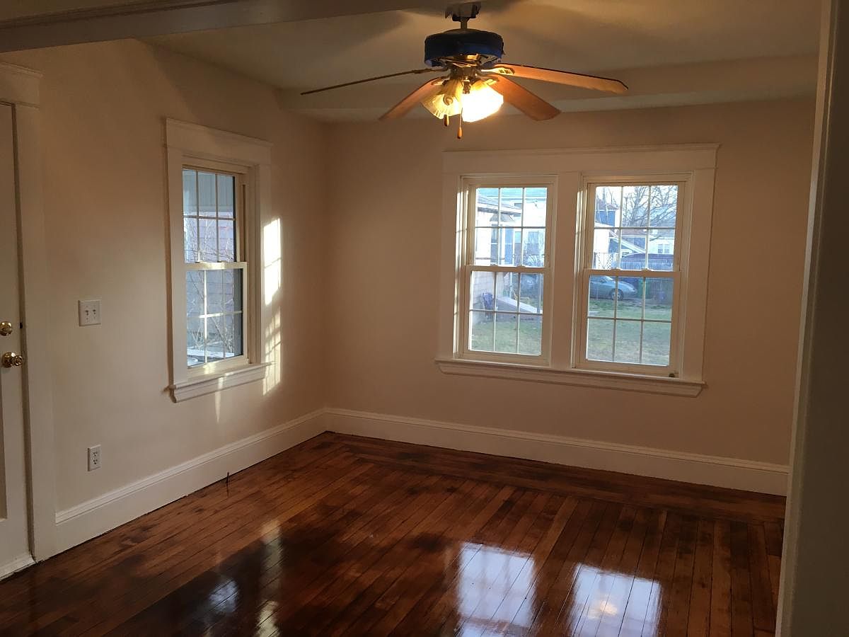 72 Maplewood Ave, Warwick, RI 02889 Zillow