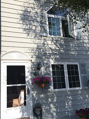 2nd image of 1062 Evergreen St #6