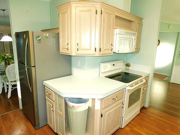 4th image of 6310 Forest Lake Dr